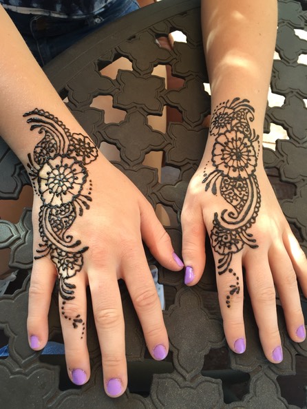 #henna #art #quick #events #hennastain #snappyfacepainting #flowers